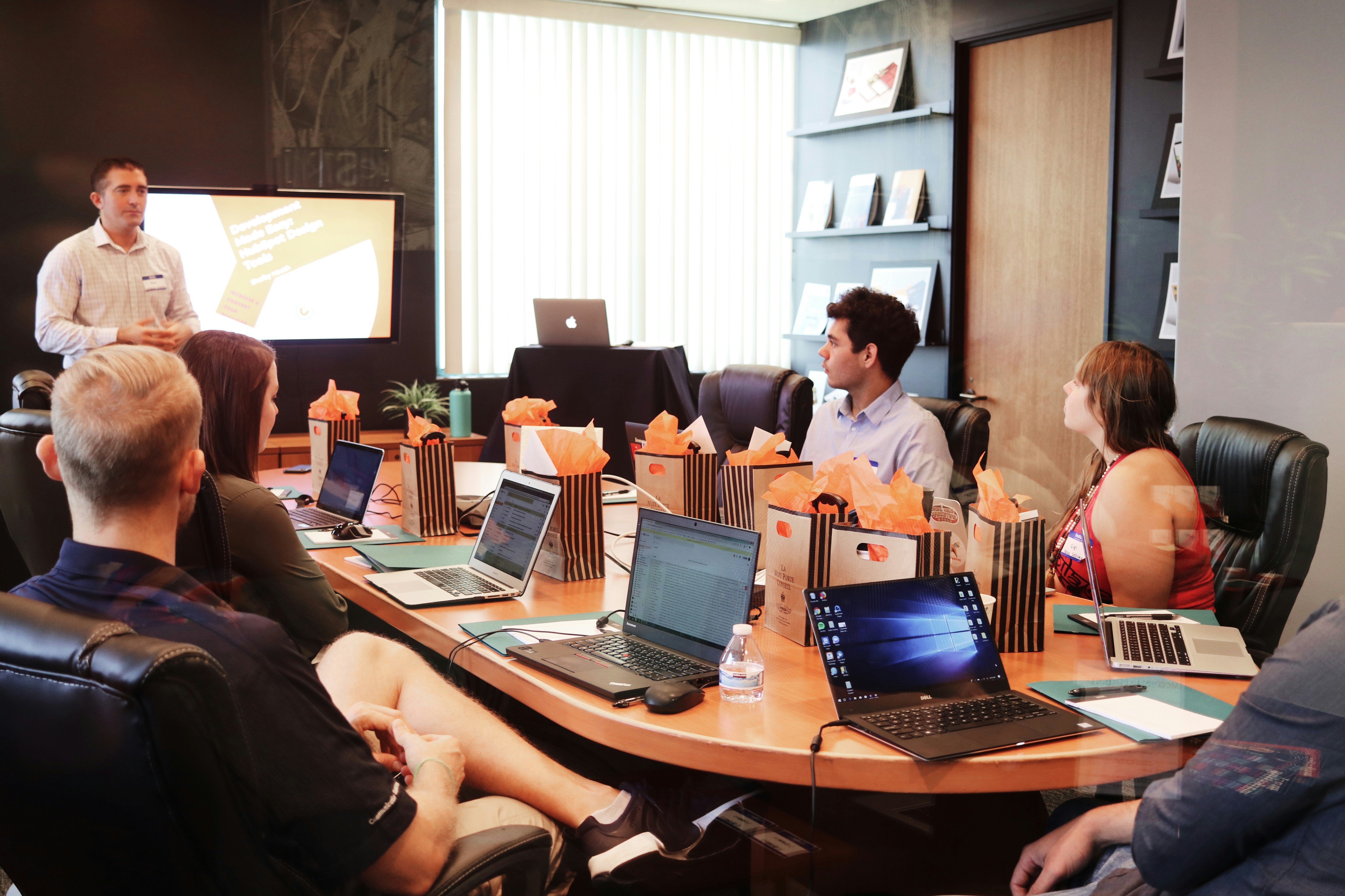 Global enterprise clients using Oracle Eloqua and advanced marketing automation.