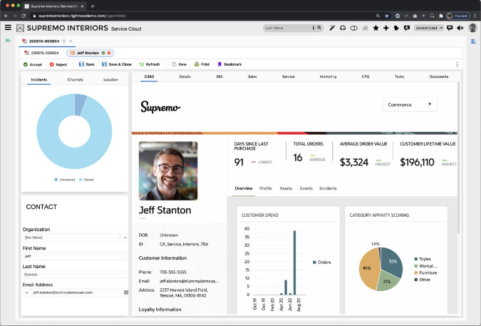 Oracle Unity customer profile dashboard showing a unified customer view.